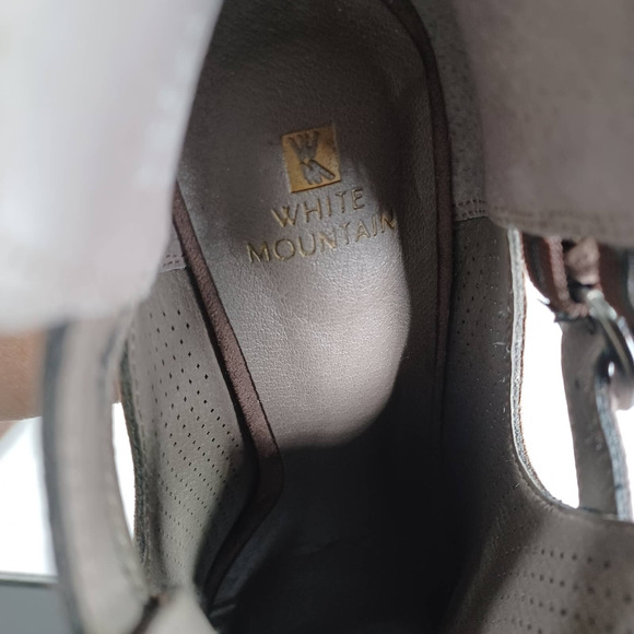 White Mountain Size 9 SAGE Brown Perforated Peep Toe Bootie 3" Stacked Heel - Picture 8 of 9